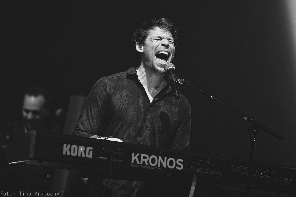 jonahnilsson's tweet photo. how i feel knowing @DirtyLoops has shows in South America next month.. YES!! YESSSS! YASSSS! 🤭 if you're feeling the same way ;) https://t.co/eqGZsVPAqU

Nov 15 Buenos Aires, Argentina - Teatro Vorterix

Nov 16 Santiago, Chile - Teatro Nescafe de las Artes https://t.co/tibQIH1yI7