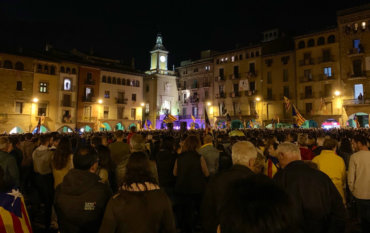 🎗 #TsunamiDemocràtic #HoTornaremAFer #Catalunya