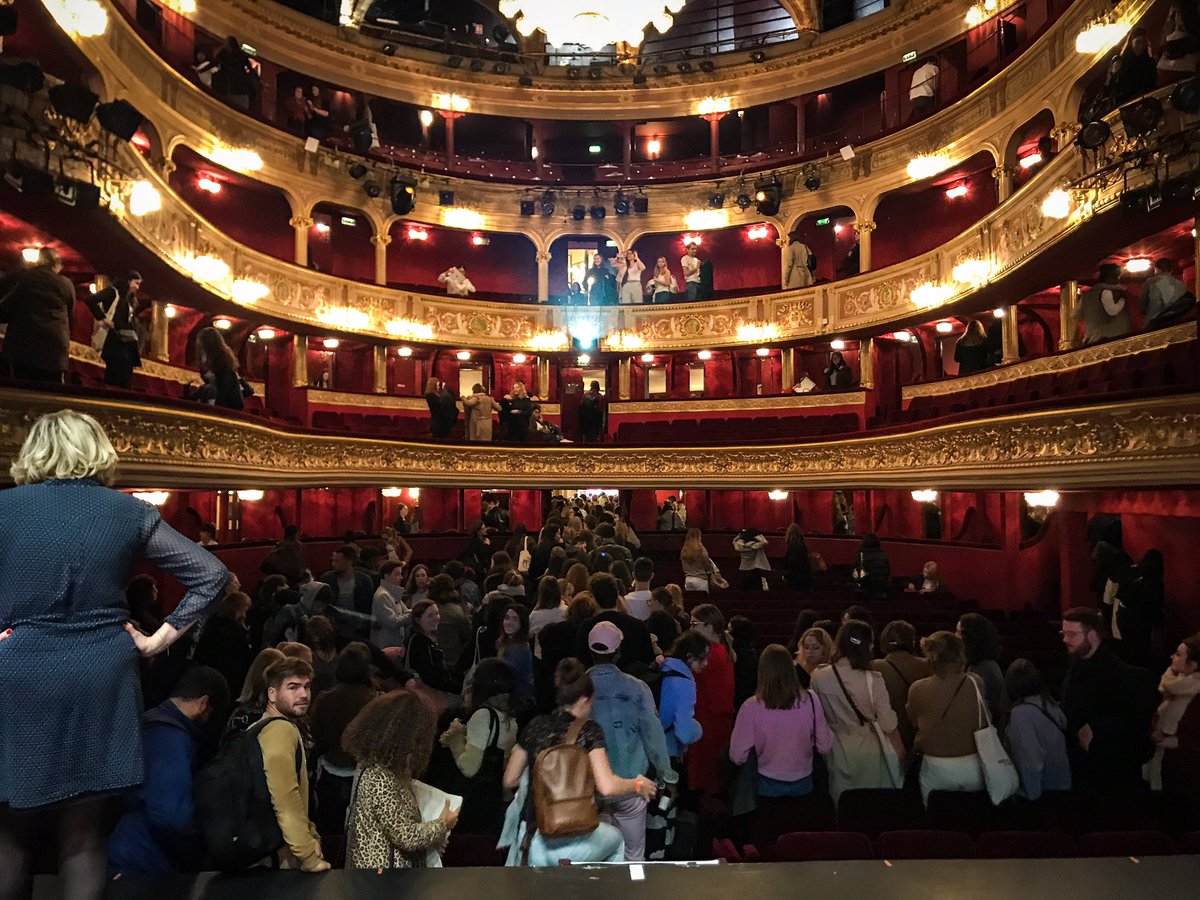laurentbuanec's tweet photo. Ce matin j’ai eu le privilège de me produire sur la scène du Théâtre des Variétés...
alors non, ni pour un stand up, ou un Feydeau, le Molière attendra,
mais pour les Masterclass de Sup de Pub. Mon sujet: l’influence.
Super expérience. Merci @supdepub ! https://t.co/NhRaSsp3Lj