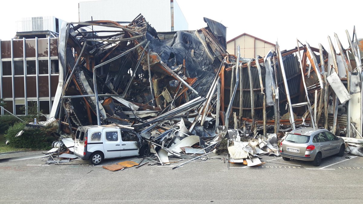 This was the place where our robotic startups lived. If you think you can help them materially, please contact us :
welcome@thesame-innovation.com
Or : 
coboteam.fr/contact/etre-i…

@KUKAGlobal @staubligroup <a href="/ABBRobotics/">ABB Robotics</a> @comaugroup  <a href="/eu_Robotics/">euRobotics</a> <a href="/EUBIC/">EBN -European Business & Innovation Centre Network</a> <a href="/Yaskawa_Motoman/">Yaskawa Motoman</a> 
RT please