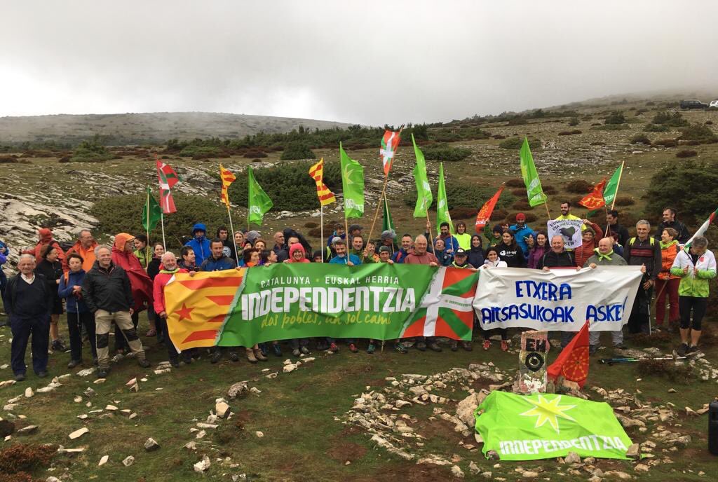 Atzo Euskal Herriaren erdigune geografikoan "dos pobles, un sol cami" #AltsasukoakASKE #independentzia #Tsunamidemocratic