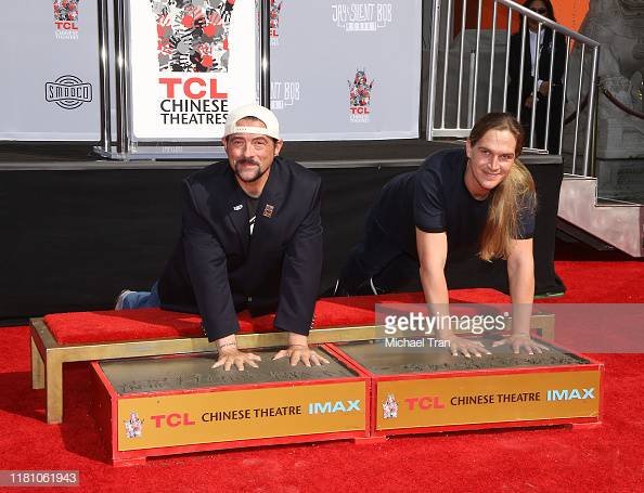 GettyVIP's tweet image. Kevin Smith and Jason Mewes are honored with a Hand and Footprint Ceremony at TCL Chinese Theatre in Hollywood, California

📸 #ChineseTheatres 👉 bit.ly/33uvcwl

#ThatKevinSmith #JayMewes #ChineseTheatres #HandAndFootprintCeremony