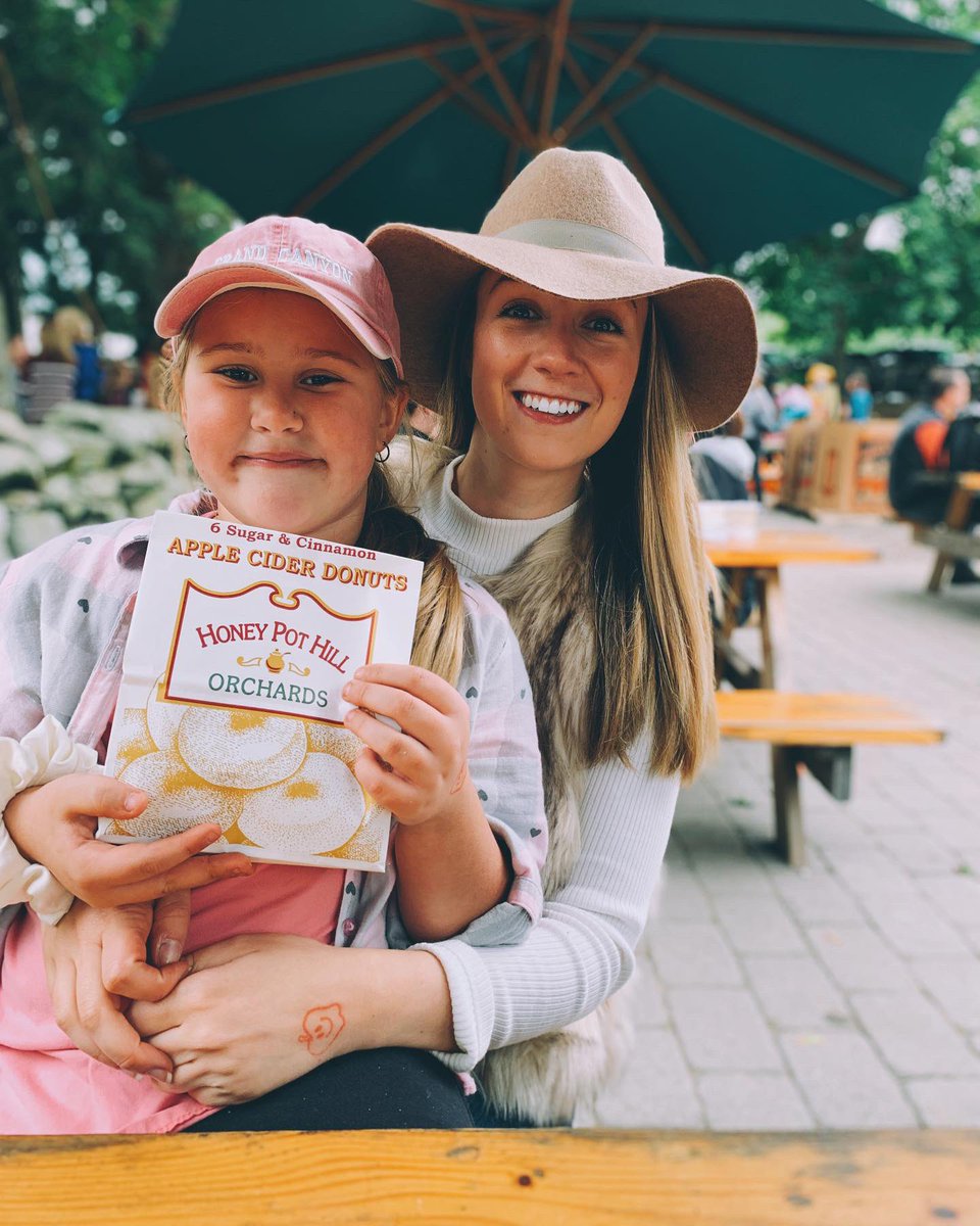 joellelaboss's tweet photo. Apple picking with Giuliana! 🍎 we started this fall tradition when she was just 3 🍂 https://t.co/78EQnid4Yo