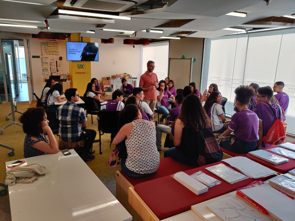 UXLabSP's tweet image. Hoje foi dia de receber os alunos do Instituto da Oportunidade Social (IOS), e contar um pouco sobre como implementamos a cultura de inovação através do design.

#UXLabDays