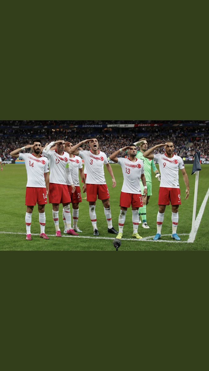 Ahan da böyle selam çaktılar...
Sen de gör Fransız rejisi!.. 
#FRATUR