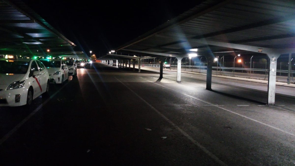 #Barajas #SpainIsAFascistState parece que si que hay revueltas, está todo muy loco ahora mismo en barajas