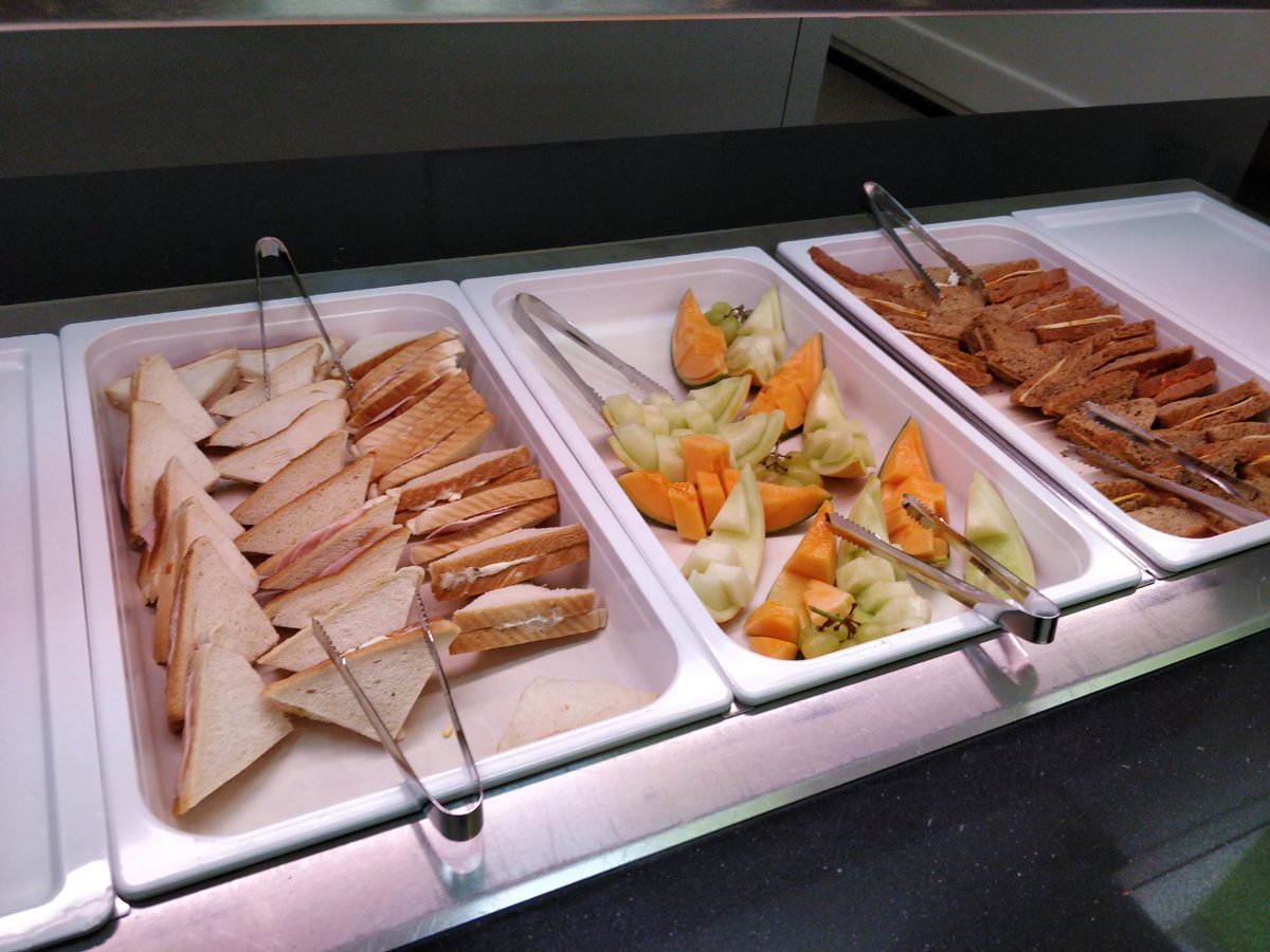 anjalorenz's tweet photo. Wusstet Ihr, dass es zwischen Frühstück und Mittagessen noch eine "Vitaminpause" in Hattingen gibt? Hobbits würden sich hier echt wohl fühlen #echat19 https://t.co/DLjepVeLJP