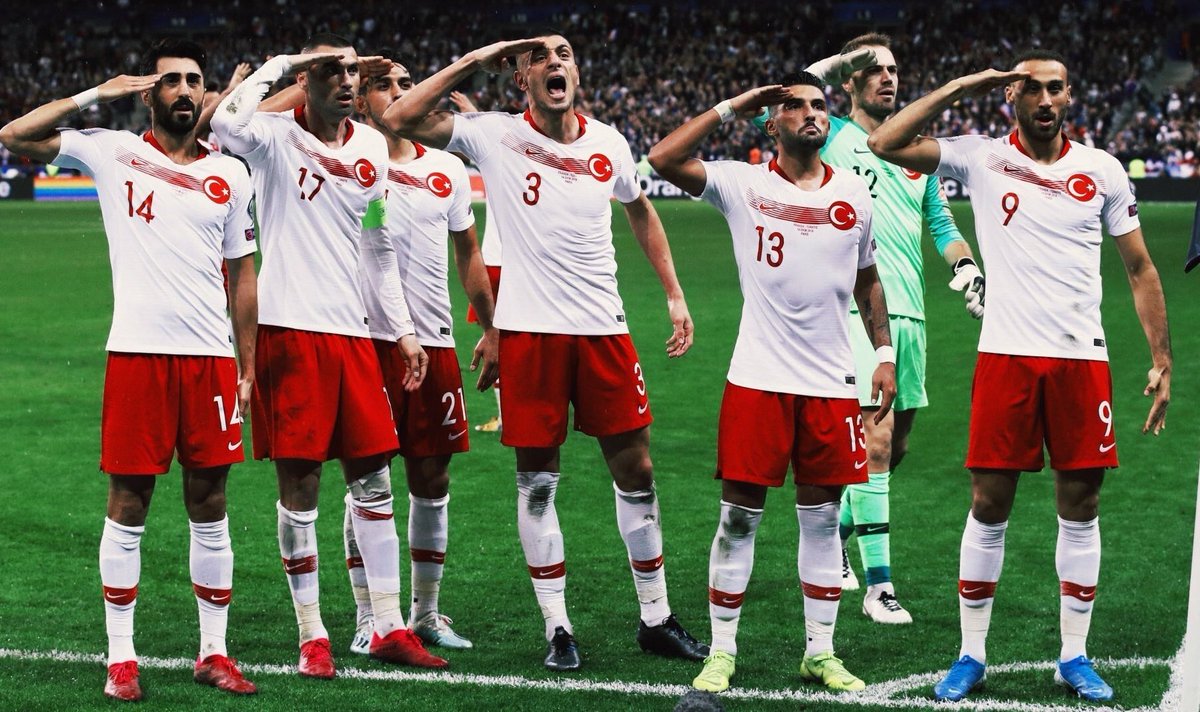 Sen gösteremesen de biz korkmadan paylaşıyoruz Fransız rejisi... 🇹🇷🇹🇷🇹🇷🤩