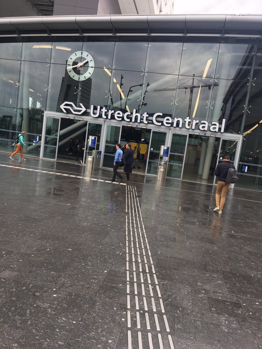 DANNYCOO9ERPROF's tweet photo. Learning, sharing, building relationships, communicating, analysing - pretty much the perfect start to a much anticipated trip visiting @DeHoogstraat and also the @Sport_Utrecht “Silent Gym” Workshop! #CmonPlay @DSNI_tweets @belfasthealthy https://t.co/NgR8xbKCga