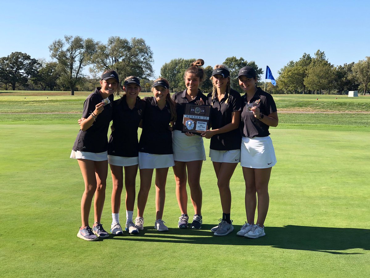 APFaunceLawFS's tweet image. CONGRATULATIONS to the Lady Firebirds Golf Team - 6A Regional Runner-Ups and #Statebound!  🏌🏼‍♀️🔥🐦  #IronWomen  #FirebirdPride  #FireUp