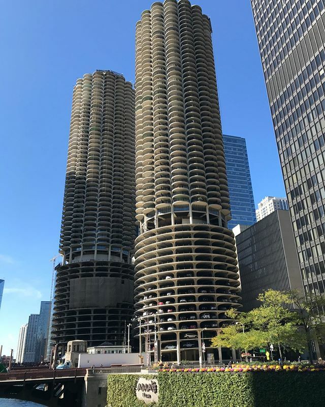 Either the cover to Yankee Foxtrot Hotel or the start of The Bob Newhart Show ift.tt/31dS3em