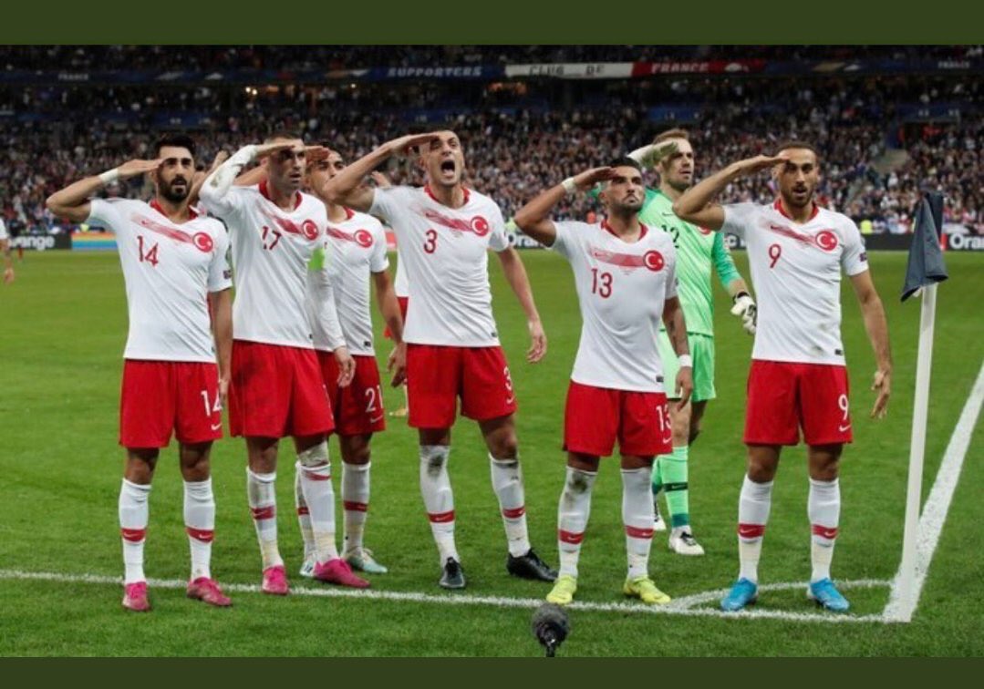 bakiseri's tweet photo. #TurkishSoldierSalute https://t.co/oVZWsayS2m