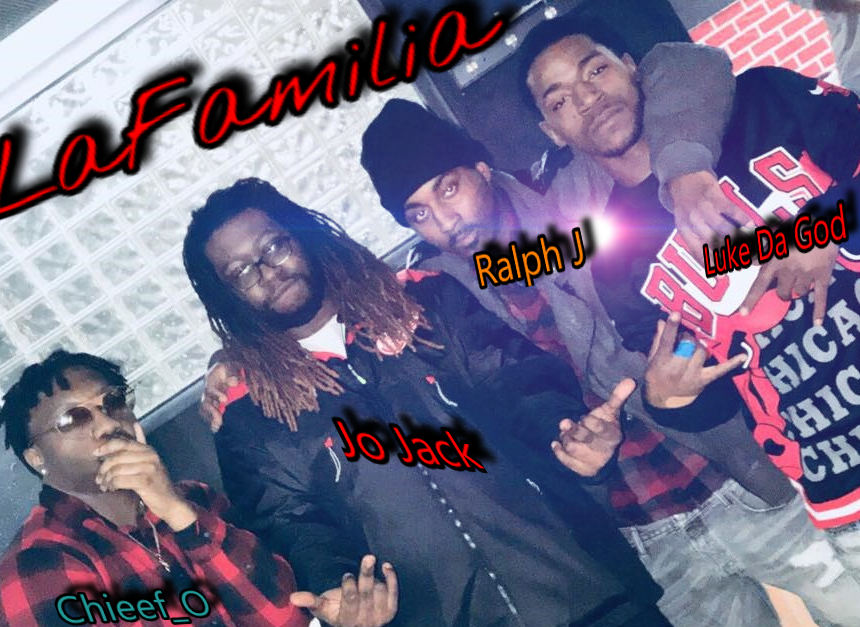JusCallMe_Luke's tweet photo. Tha Fam #officiallafamilia #Luke #LostTunesENT #Chieef_o #JoJack #RalphJ #lafamilia https://t.co/zQ5akoWC68