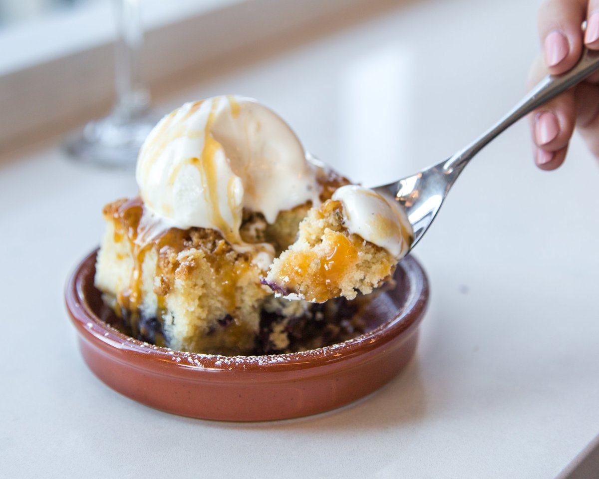 Level7RoofBar's tweet photo. You don't need an excuse to try our blueberry crumble, but in case you're looking for one it's #NationalDessertDay! #VisitNorthHills #RaleighFoodPics #trifoodies #explorethetriangle https://t.co/xo1zlTBmGS