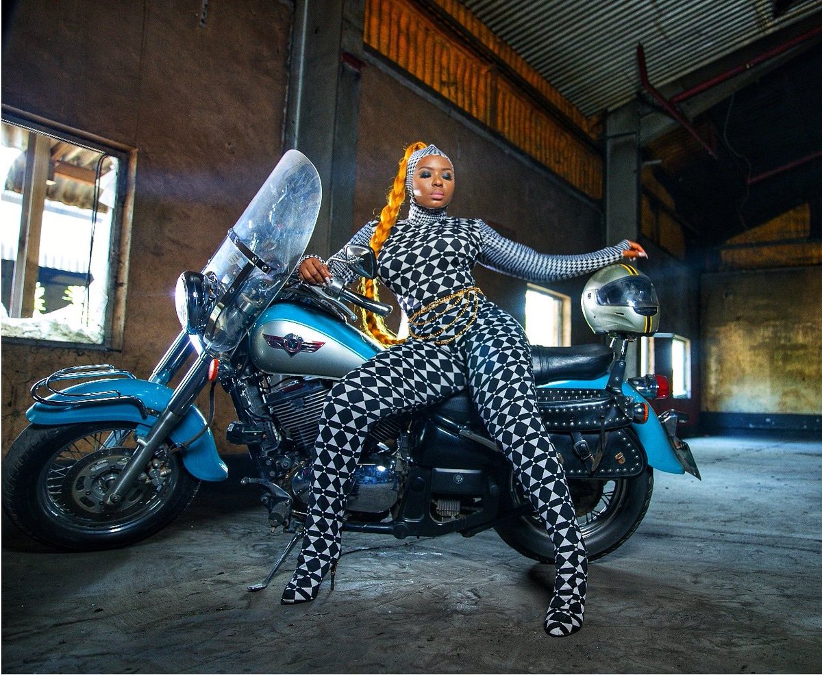 yemialadee's tweet photo. New Video for #GiveDem OutNow๐ต
#usethelinkinmybio๐ฅ๐ฅ๐ฅ https://t.co/7vsowdVXvv
