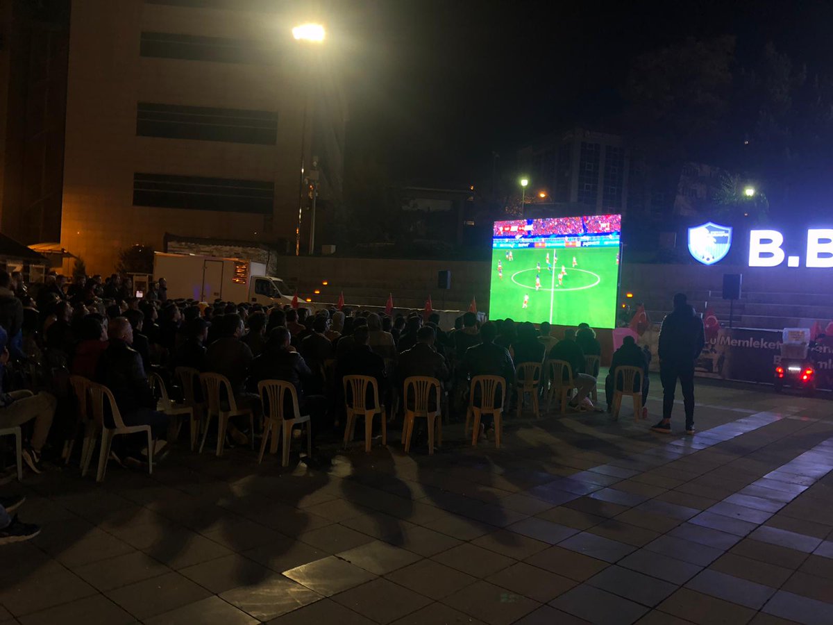akgenclik025's tweet photo. Erzurum tek nefes olduk Türkün gücünü tüm Dünyaya gösterdik.

Teşekkürler Milli Takım. Bize bu gurusu yaşattığınız için minnettarız...🇹🇷🇹🇷

#TurkeyisnotAlone #TurkishArmy #TurkishArmyForThePeace #Turkey https://t.co/Xzd21qzijV