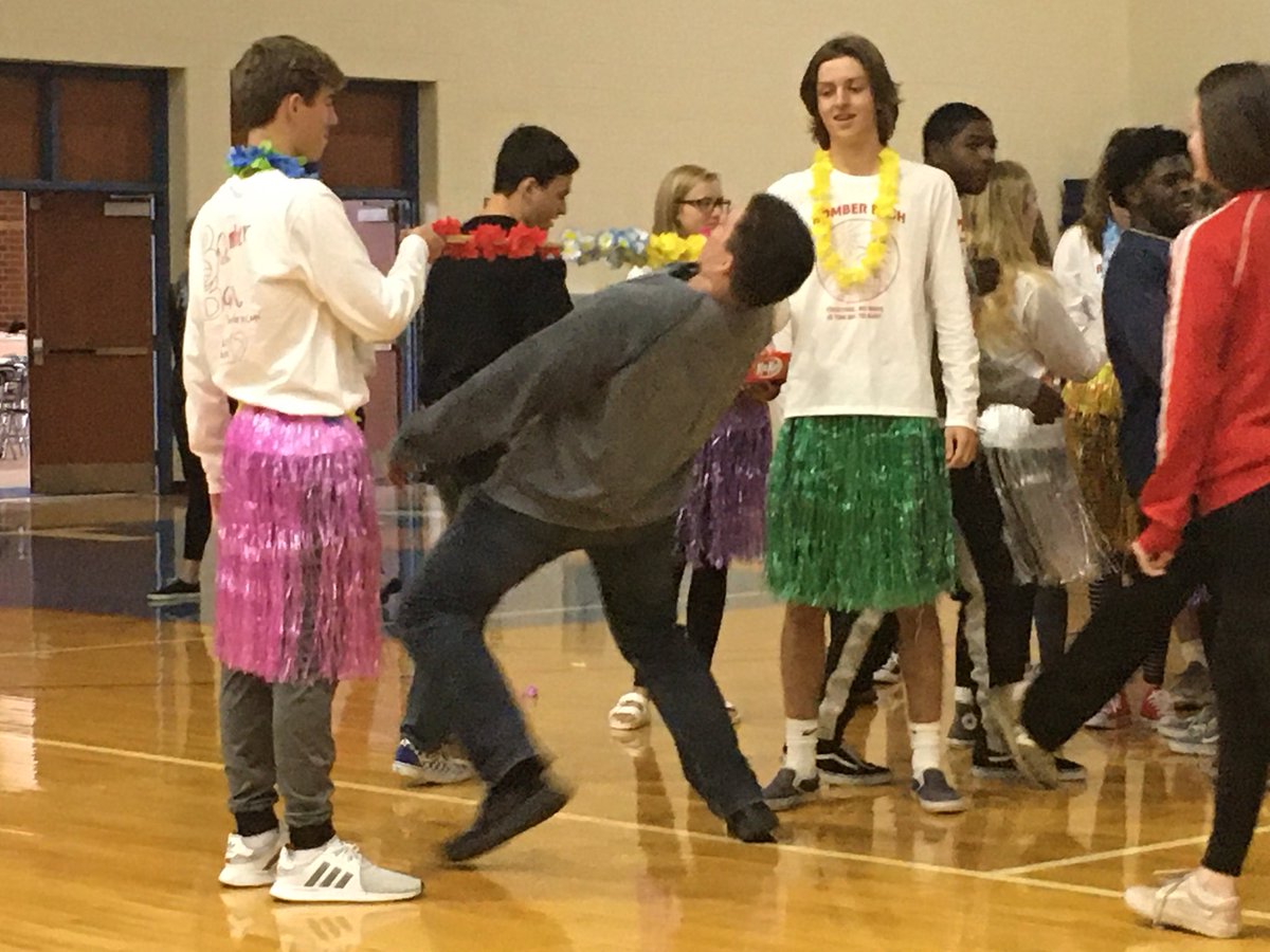 tgabram_KHS's tweet photo. Thank you #LeadCrew @KenstonKHS @KHS_BomberBash #SaturdayNov.23 
#AwesomeAssemblyToSupport 
@akidagain
#ExperienceTheChallenge
#SacrificeForOthers
#BeachPartyTheme 
#JustSignUp https://t.co/WIDXQK1rXV