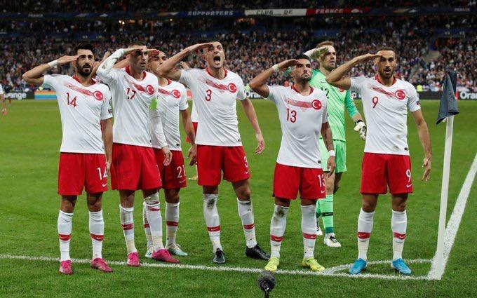 #Euro2020Yolunda
Asker selamına fransız kalmanız Kanuni den kalma kuyruk acınızdır.  Tebrikler milli takımıma.
