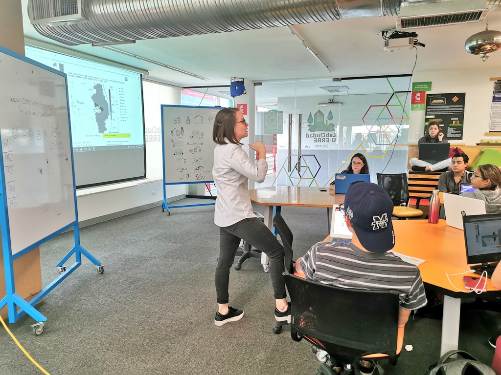 comovamosnl's tweet photo. Estamos realizando el Taller de datos 📊💻 #Ciudata en @LabCiudadUERRE https://t.co/dfH5gdith1