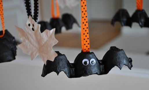 HALLOWEEN at the Heritage Centre! Kids Spooky Crafts in conjunction with <a href="/AxminsterFree/">Plastic Free Axminster</a>, Weds 23rd October, 10am - 11.30am in the Bradshaw Meeting Room.  Ages 5-11.  All children must be accompanied by an adult. £2.50 per child. To book ring: 01297 639884 or visit the Centre.