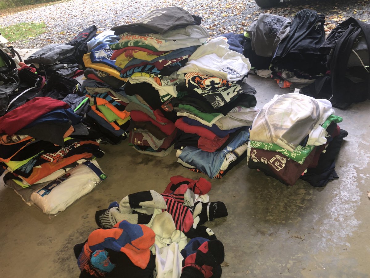 robbie_seeley's tweet photo. Yesterday’s drive was beyond amazing!!! Thank you so much to everyone who donated, you all have done such an amazing thing. Just in Marcellus, SJU Lacrosse has collected hundreds of clothes for Harlem Lacrosse and OVER 60 PAIRS of cleats!! Thank you all for your wonderful support https://t.co/klzcHNdwxS