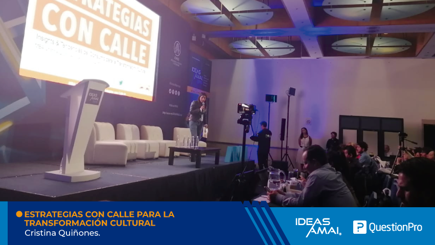 questionpro_es's tweet photo. #QuestionProLive🔴 La transformación empieza en la mente del cliente. Estamos ante consumidores con menos fé en las empresas, "no creen en profetas", menciona @cristinaq. El entorno es cambiante y hoy prefieren empresas con responsabilidad social. ¡Seguimos en #IdeasAMAI 2019! https://t.co/9rgwzG5GXN