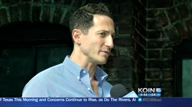 PiliTF's tweet photo. #SashaRoiz interview by Kyle Makin. At Portland Center Stage #PCS_Armory
"Three Days of Rain"
May 2015
#screenshots https://t.co/CCKfhmikNd