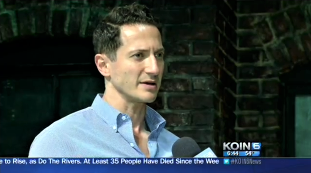 PiliTF's tweet photo. #SashaRoiz interview by Kyle Makin. At Portland Center Stage #PCS_Armory
"Three Days of Rain"
May 2015
#screenshots https://t.co/CCKfhmikNd