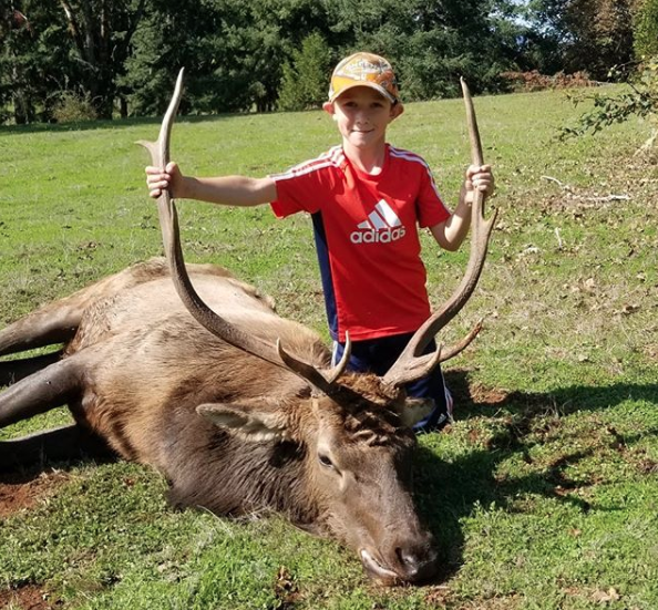 Cole harvested his first Bull thanks to ODFW’s mentored youth program. Way to go, buddy!

photo via American Precision Rifleworks LLC
#dnzmounts #youthhunt #hunting #hunter #happyhunting