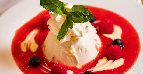 LocandaVenetaLA's tweet photo. Mmmmmmm...... 👅💦 #drooling Panna Cotta https://t.co/1oAnGl3QNL