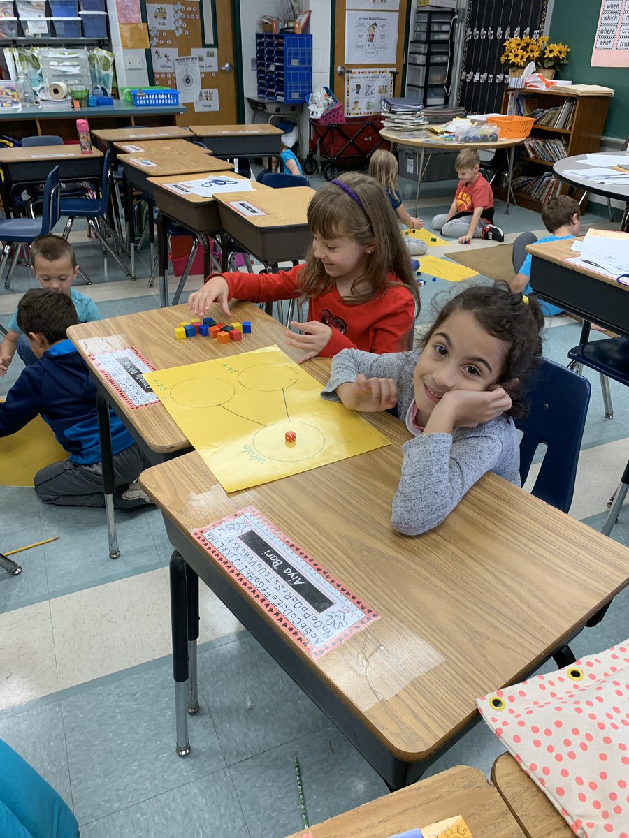 SandraFaust7's tweet photo. Decomposing numbers using number bonds! #ferderbarpantherpride https://t.co/Dq40wR2sFZ