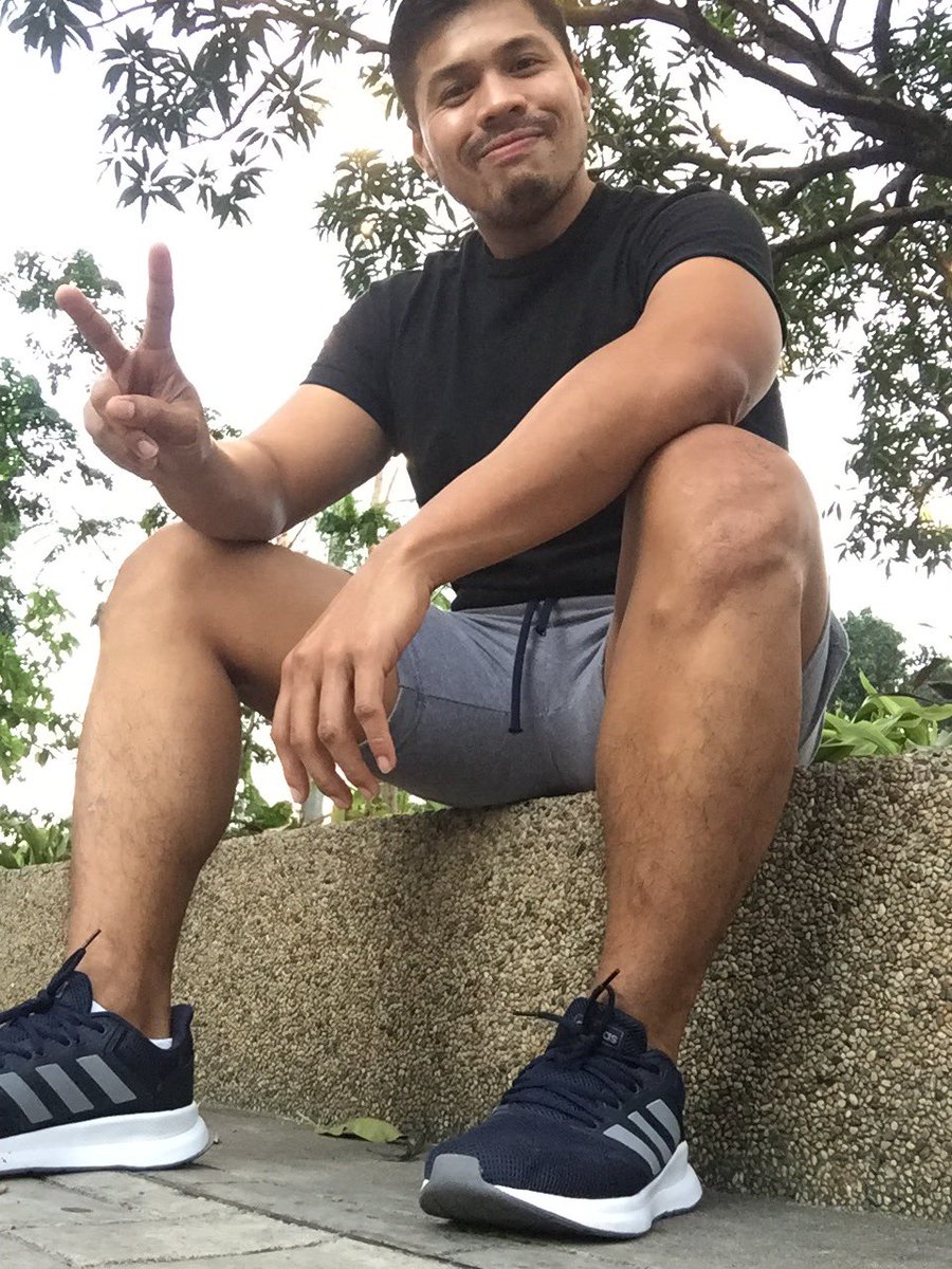 thirdy_varra's tweet photo. Waiting... https://t.co/xKzn3dg3FR