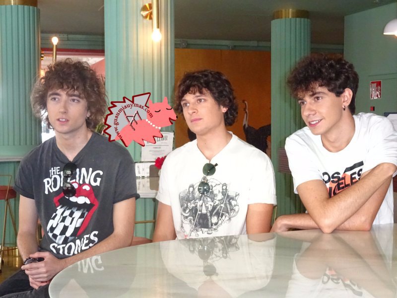 GuauMiauyMas's tweet photo. Vídeo y fotos : entrevista con #Malva @malvamusicofi (  @malva_carlos @malva_gabri @malva_alejandro ) sobre #TodoLoQueMeJuraste , con quién les gustaría colaborar ( @RubenPozoPrats @_danielmartin_ @davidotero ... ), próximos proyectos , @CotiOficial y más  https://t.co/cegkdx5mfU https://t.co/OQK7BTBV87