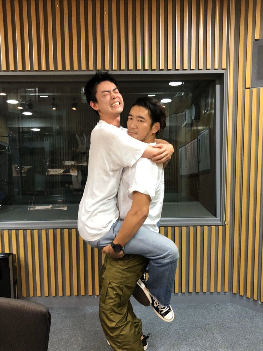 はっする Sur Twitter Toshi Lowさんはりょうさんの旦那でありながら 細美武士さんの彼女でもあるので 何の疑いもなくそう見てますww