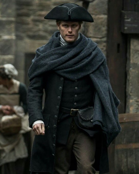 Can you believe that this photo didn't get very many RTs the first time I tweeted it? It had all the hashtags and everything. What's up with that? #Outlander #TheBingeworthyShow #PCAs RT to show your appreciation for Jamie and his tricorn hat. Or is it a tricorn HOT?