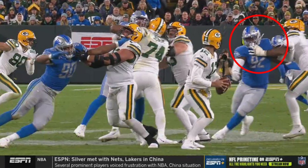 WorldofIsaac's tweet photo. I shit you not, on the same play Flowers got hands to the face, 

DIS MOTHERFUCKER STUCK HIS HAND IN SOMEONE'S FACEMASK https://t.co/T6RGmynD0R