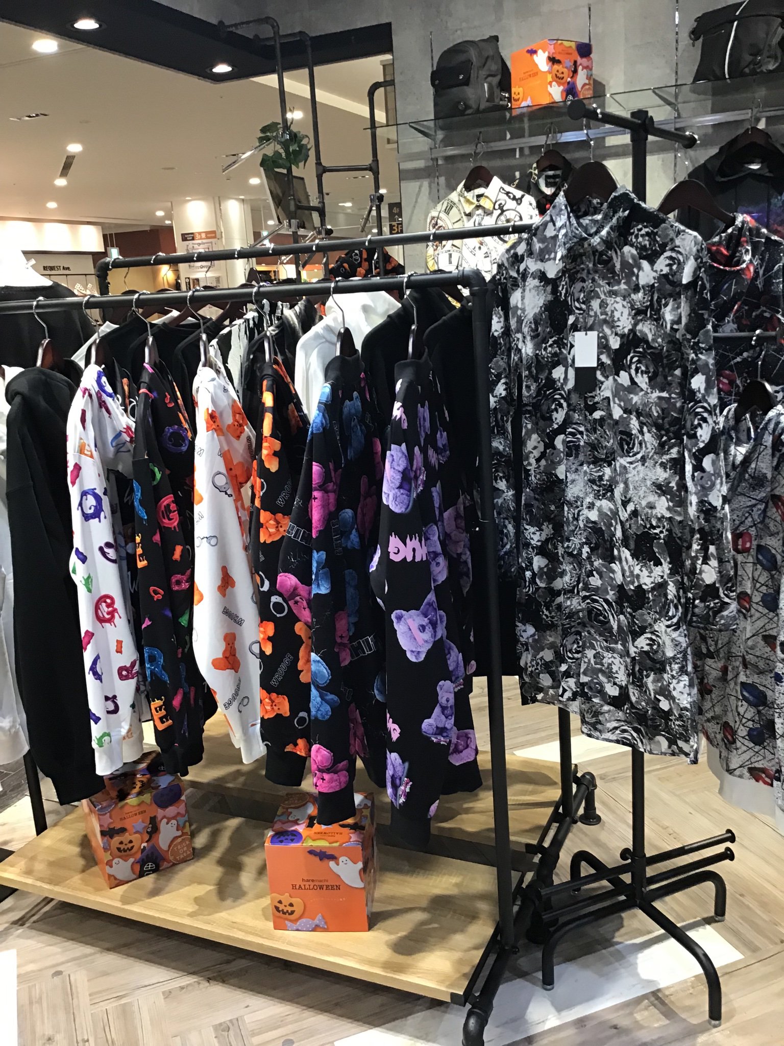 Acctイオンモール岡山店 Acctイオンモール岡山店 Twitter始めました 本日も元気に営業しております 初投稿ですので お店の雰囲気を軽く紹介致します 気になった方は是非お店まで足を運んでみてください 個性豊かな店員がお待ちしております
