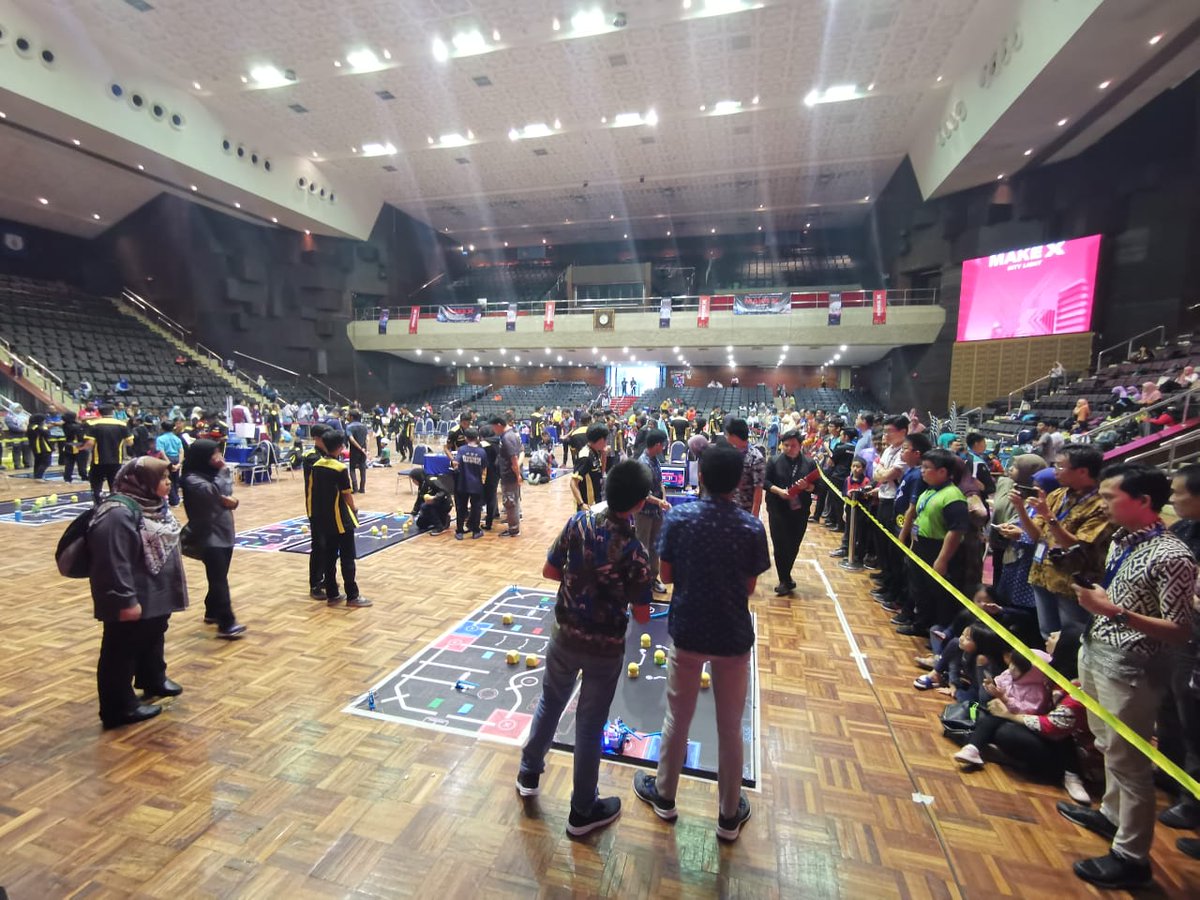 atdikbudkl's tweet photo. Siswa SIKL Juarai Kompetisi Robotik se-Malaysia

https://t.co/DpfdBL694M

@Kemdikbud_RI @kbrikualalumpur #kbrikualalumpur #inidiplomasi https://t.co/HPvnfkFExK