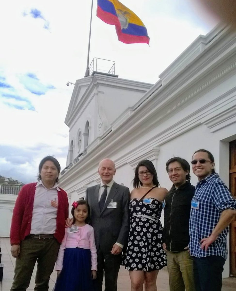 ECUADOR PAIS DE PAZ Y TRABAJO