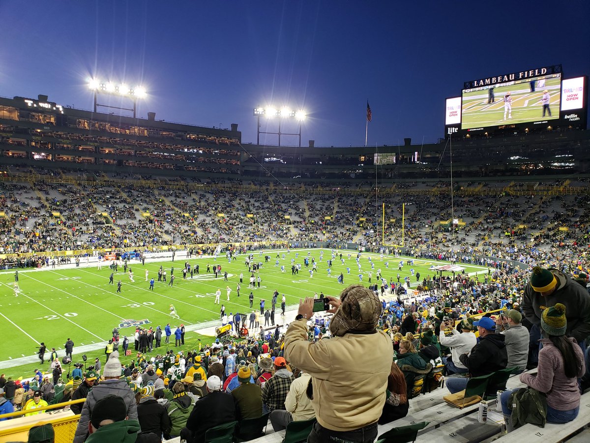 jb4runner's tweet photo. MNF Lambeau Let's Goooo!!! #mnf #lambeau #lionspackers https://t.co/0Q4ugmmeEQ