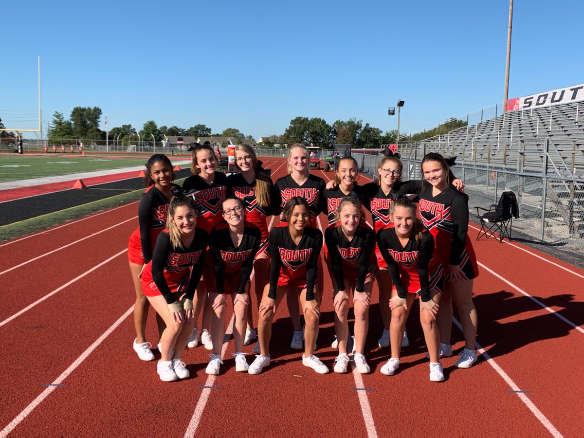 CheerFz's tweet photo. Monday Night Football! #freshmancheer https://t.co/J8SqiBsPHW