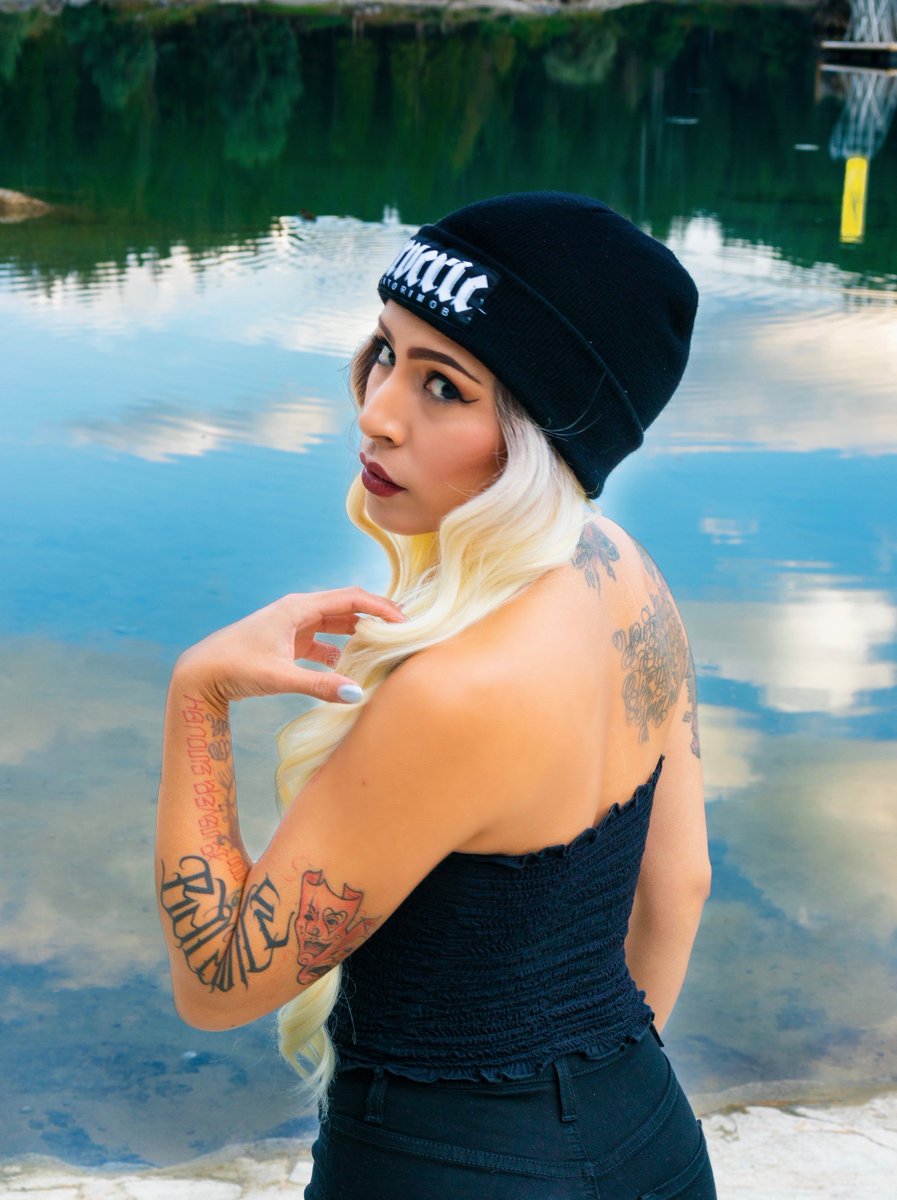 ReverieLOVE's tweet photo. NEW ALBUM - 10/28
🖤
@ReverieLOVE x @loudenbeats
☠️⚰️
‘ WHERE THE DARKSIDE ENDS ‘
🏴‍☠️ https://t.co/Z2dFr1KUta