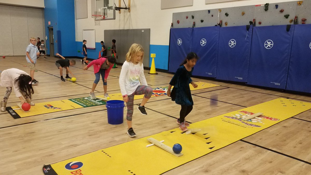 PKESPhysEd's tweet photo. This week our students are working on Overhand Throwing and Catching with some of their favorite activities: Bullseye Throwing, Stomp and Catch, Dice Bonk and Partner Throwing and Catching! #PanthersEngaged #OverhandThrowing #Catching @PKESAdmin @PKESAP @PKESAAP #STEAM https://t.co/QjZnl8qOky
