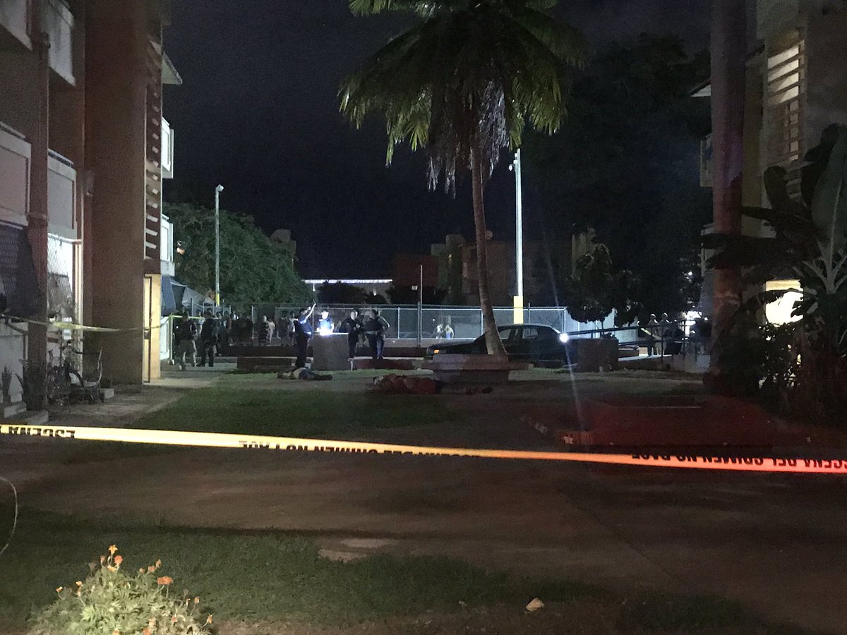 Uživatel MaribelMeléndezFontán na Twitteru: „Masacre en residencial Ernesto  Ramos Antonini en Río Piedras. Informan hay 5 muertos y un herido  @TelenoticiasPR https://t.co/PwrUkHnIKE“ / Twitter