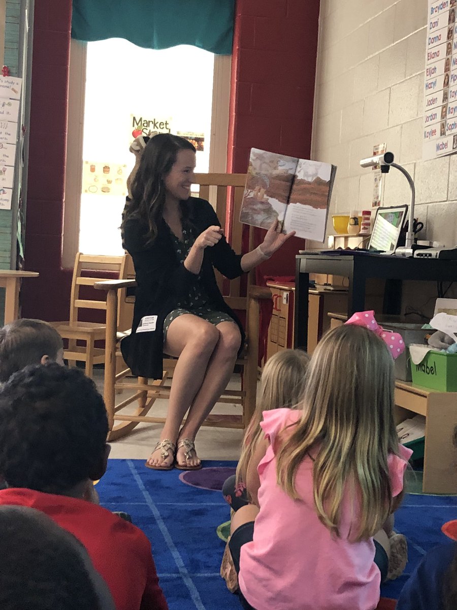 LiteracyJen's tweet photo. Today @PES_PantherNews teachers grew smarter and stronger around reading conferences. Thank you @BrittanyNocito for a great day of learning! https://t.co/GVtBFr9CIG