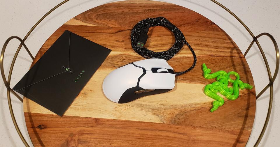 R L Z 3 R Mice Mod Enthusiast U Crazyloof Calls This The Razer Viper Imperial And Boy Does The Viper Look Good In White