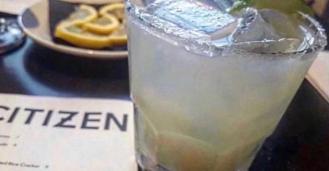 citizenkitcheoc's tweet photo. Monday’s were made for Margaritas!🙌 #CitizenKitchen #Margaritas #CraftCocktails #CraftBar #ScratchKitchen #Fullerton #DineOC #OCFoodie #LAFoodie #CocktailPorn #LATimes #LATimesFood #Eater #EaterLA #Abc7eyewitness https://t.co/9BIzGHmNe5 https://t.co/uoaUNIFMWC