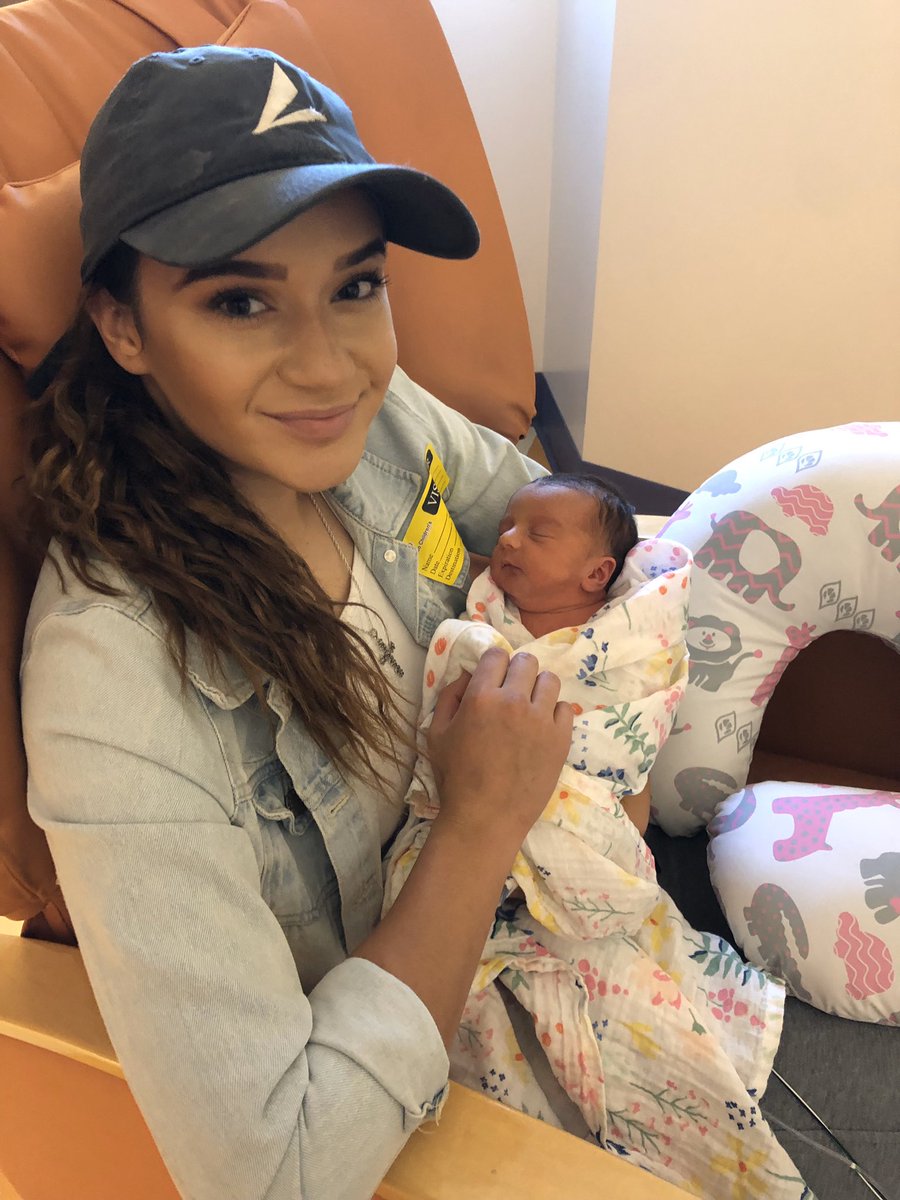 My little sweetheart with all 3 of her brothers @MarcusT51209679 and another with just her big sister <a href="/jenntorres910/">JHENNY</a>