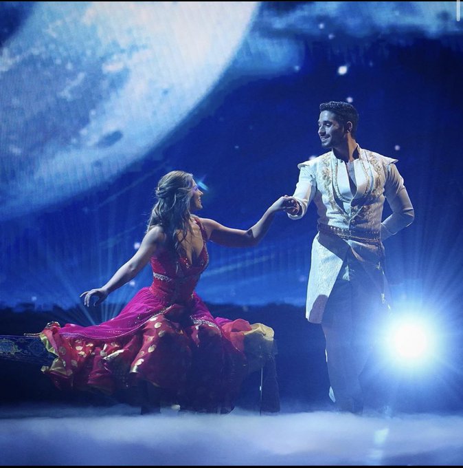 dwts - Hannah Brown - Bachelorette 15 - FAN Forum - Discussion  - Page 19 EG4su4oWsAE4_gK