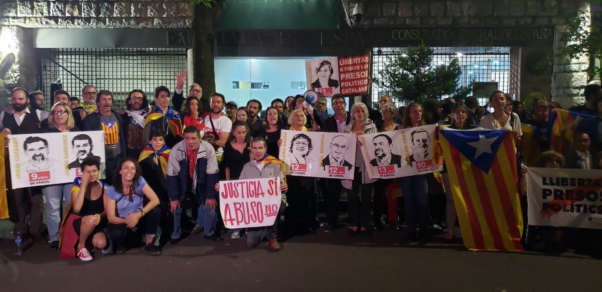#StandUpForCatalonia #Llibertatpresospolitics #LlibertatPresesipresospoliticsiexiliats #catalunyalliure #TsunamicDemocratic #méxico #CDMXconcatalunya